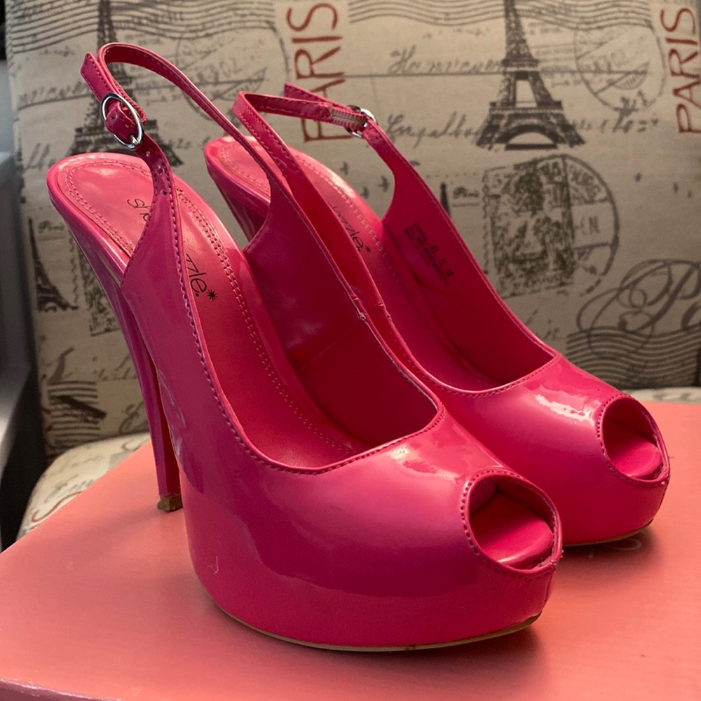 Ladies pink patent leather heels
